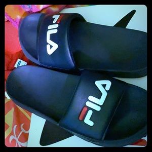 Fila slides
